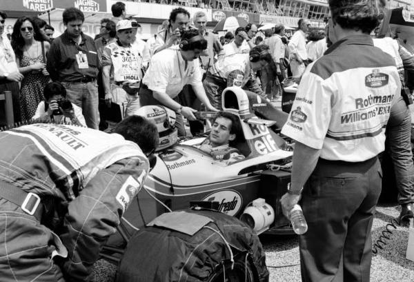 Ayrton Senna concentrado antes da largada do fatídico GP de San Marino.(Imagem:Dario Mitidieri/Getty Images)