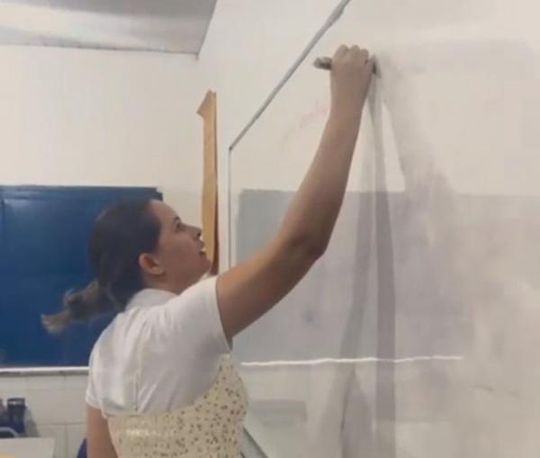 Professora Camila Guimarães conduz aula de Educação Financeira no Ceti Padre José de Anchieta Cortez, em Colônia do Gurguéia.(Imagem:Divulgação)