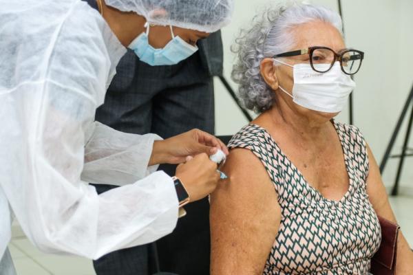 Vacinação contra a Covid-19 para idosos a partir de 62 anos será realizada na zona rural de Petrolina nesta sexta (16).(Imagem:Jonas Santos)