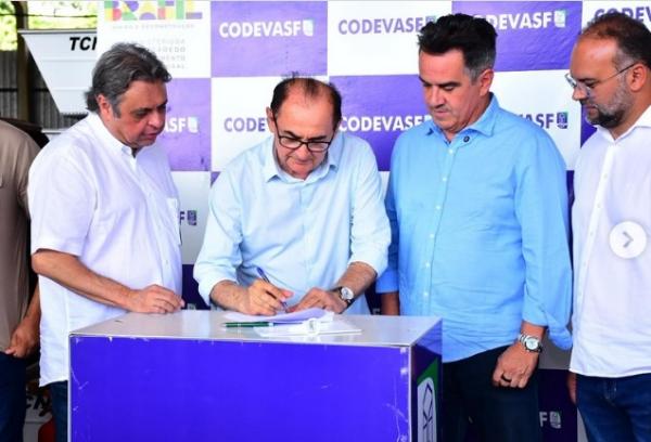 Prefeitura de Floriano recebe van e kits de irrigação com apoio de Ciro Nogueira e Júlio Arcoverde(Imagem:Reprodução/Instagram)