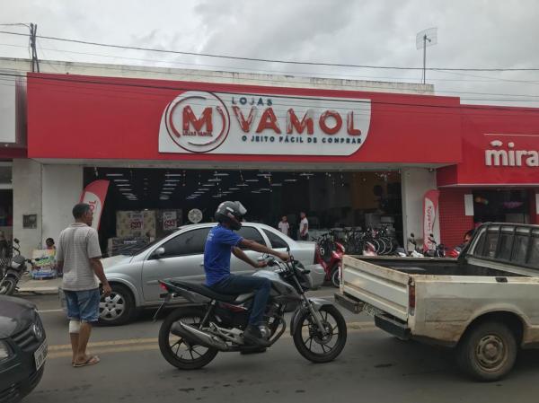 Carnaval de Ofertas: Caia na folia de preços baixos nas Lojas Vamol.(Imagem:FlorianoNews)