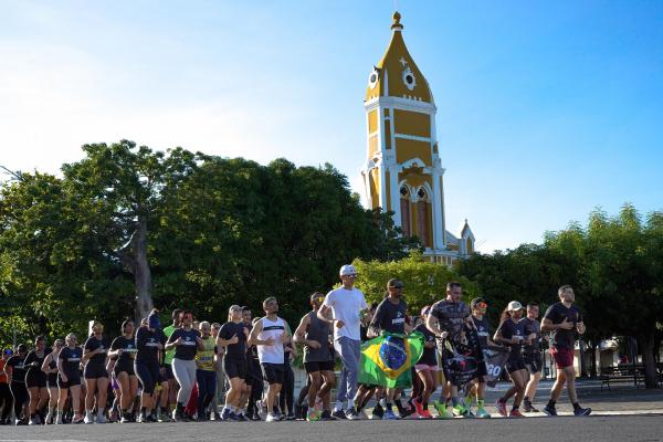 I Treinão da Corrida da Fogueira reúne atletas e militares em Floriano.(Imagem:Divulgação/PM)