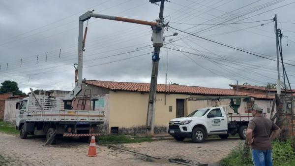 Prefeitura de Floriano realiza mais de 700 serviços de iluminação pública no mês de abril.(Imagem:Secom)