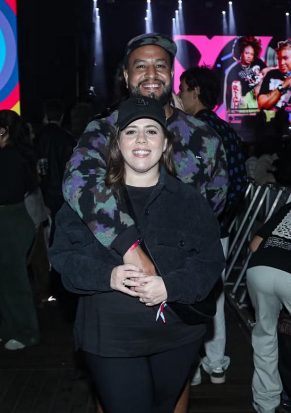 Tati Machado faz 1ª aparição pública, com o marido e no festival de inverno, desde a morte de filho.(Imagem:Victor Chapetta/Agnews)