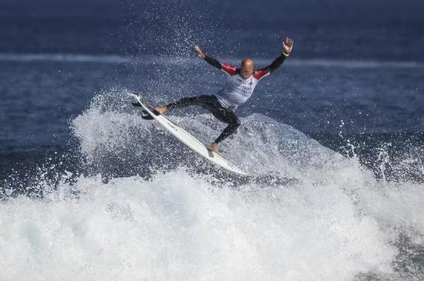 Kelly Slater durante disputa em Margaret River.(Imagem:COLIN MURTY / AFP)