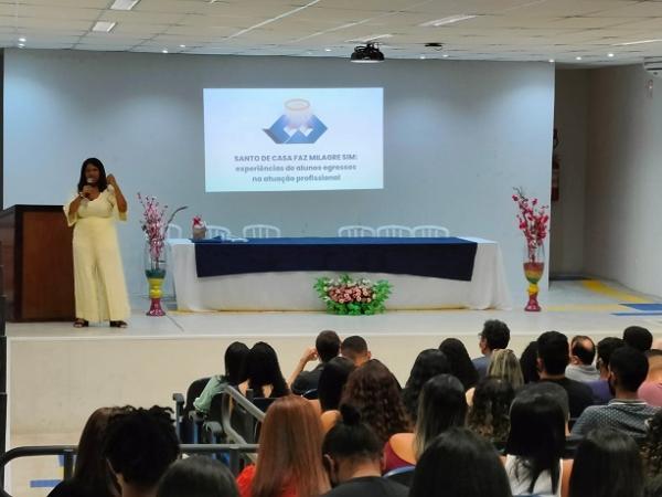 Primeira palestra com a egressa do Curso de Administração do CAFS, Marina Bezerra da Silva.(Imagem:Divulgação)