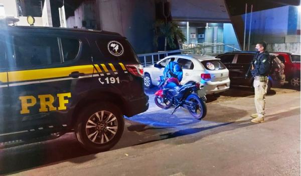 PRF apreende motocicleta adulterada com documentação falsificada(Imagem:Divulgação/PRF)