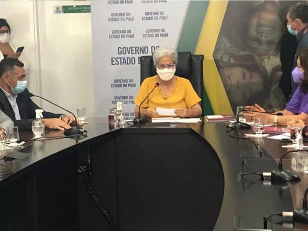 Governadora do Piauí, Regina Sousa, durante lançamento de laboratório de estudos de combate a violência contra mulher.(Imagem:Layza Mourão/ g1 PI)