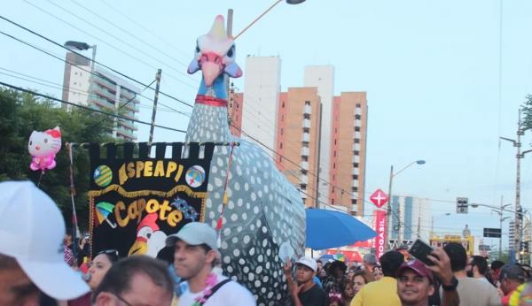 Bloco Capote da Madrugada em Teresina.(Imagem:Andrê Nascimento/ TV Clube)