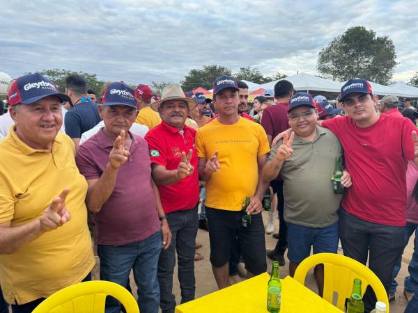 Edmilson Carvalho e comitiva de Sucupira do Riachão prestigiam a IX Festa do Vaqueiro em Barão de Grajaú.(Imagem:Ascom)