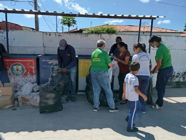  SEMAN coleta mais de 200 kg de materiais recicláveis dos projetos Escola Seletiva e ÓleoColetar(Imagem:Secom)