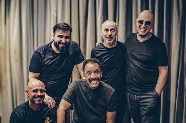 A banda se apresenta em quatro cidades: Oeiras (10/11), Teresina (11/11), Piripiri (12/11) e Parnaíba (13/11).(Imagem:Divulgação)