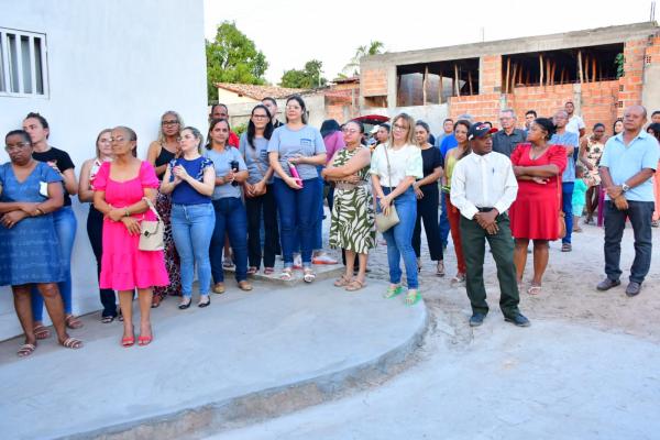 Vereadores de Floriano participam de entrega das primeiras ruas calçadas do projeto PlanMob(Imagem:CMF)