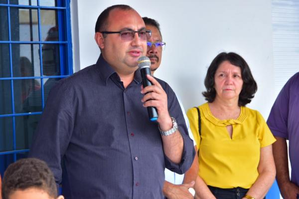 Vereadores de Floriano participam de entrega da reforma da Escola Municipal Dom Edilberto (Imagem:CMF)