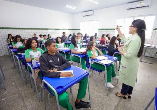O reajuste salarial de 6,27% beneficia cerca de 30 mil profissionais do magistério efetivos ativos e aposentados.(Imagem:Ascom Seduc)