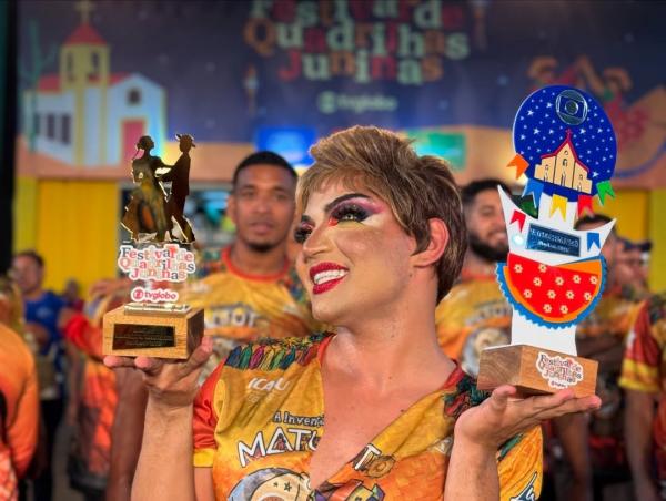 Sheron Lumynes com o prêmio de Melhor Marcatriz.(Imagem:Divulgação)