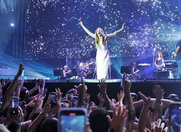 Luísa Sonza no show de Roberto Carlos(Imagem:Rogério Lima/Quem)