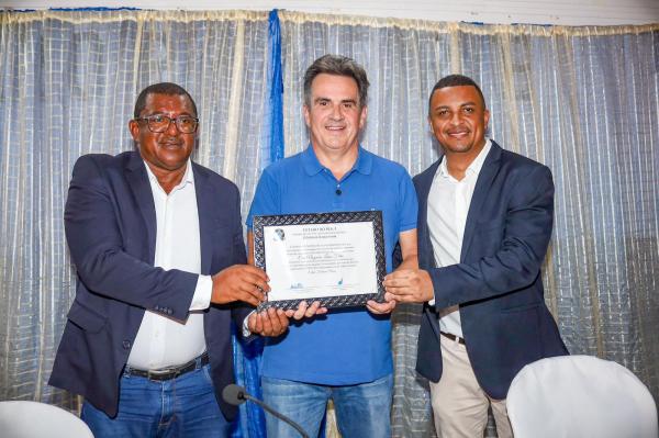 Ciro Nogueira visita obras de escola garantida gra&ccedil;as &agrave; sua atua&ccedil;&atilde;o e ganha t&iacute;tulo de cidadania.(Imagem:Ascom)