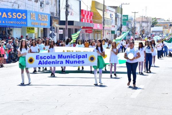 Desfile Cívico marca as comemorações pela Independência do Brasil em Floriano.(Imagem:Secom)