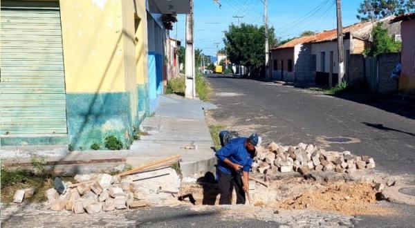 Prefeitura de Floriano realiza obras de recuperação em 15 ruas da cidade.(Imagem:Secom)