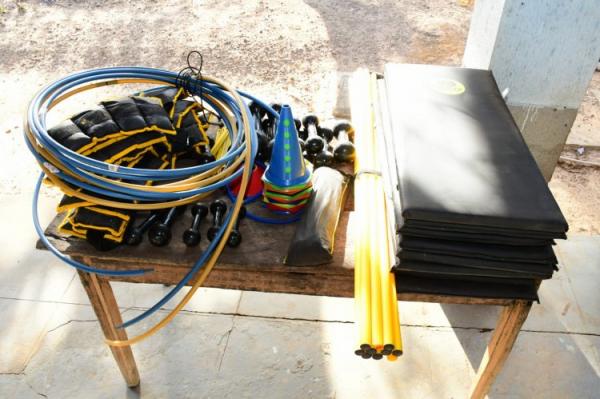 Prefeitura de Floriano entrega equipamentos para prática de atividade física na comunidade Pilões(Imagem:Secom)