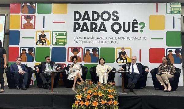 Seminário reúne especialistas visando políticas públicas mais eficazes.(Imagem:MEC/Consed)