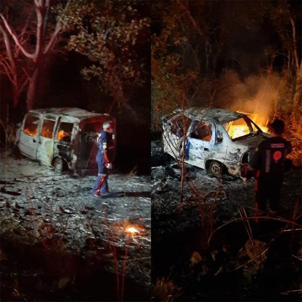 Carros pegam fogo após colisão.(Imagem:Reprodução /Redes Sociais)