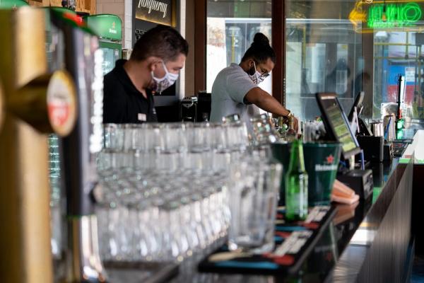 Atividades de recreação e lazer, como bares, academias e clubes só devem voltar a funcionar em setembro no Piauí.(Imagem:Marcelo Brandt/G1)