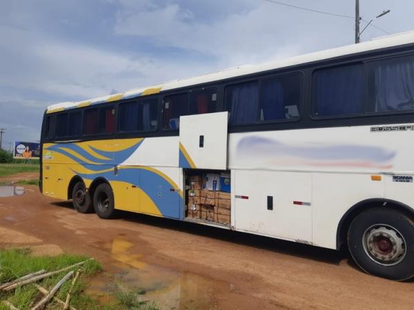 1,4 tonelada de camarão transportado sem a devida documentação sanitária é apreendido pela PRF em Campo Maior (PI).(Imagem:Divulgação/PRF)