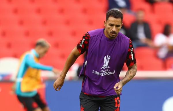 Lesão de Danilo diminuiu opções do Flamengo na zaga.(Imagem: Gilvan de Souza/CRF)