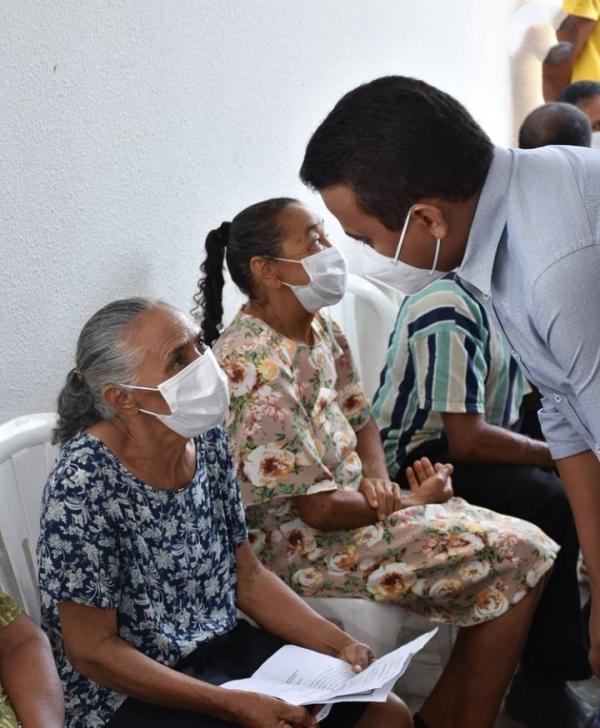 Deputado Francisco Costa esteve em Floriano acompanhando o Mutirão de Catarata(Imagem:Reprodução)