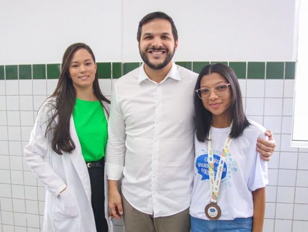 Poliana de Sousa Ribeiro é estudante da 3ª série do Ensino Médio do Centro Estadual de Tempo Integral (Ceti) Manoel Ferreira Barbosa de Macêdo.(Imagem:Divulgação)