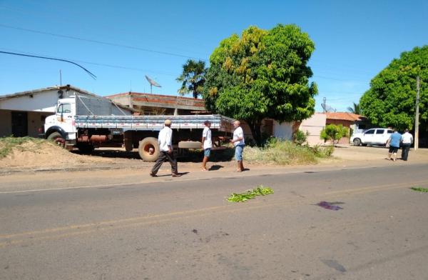 Idoso morre em grave acidente de moto na PI-238, no Sul do Piauí.(Imagem:Antonio Rocha/TV Clube)