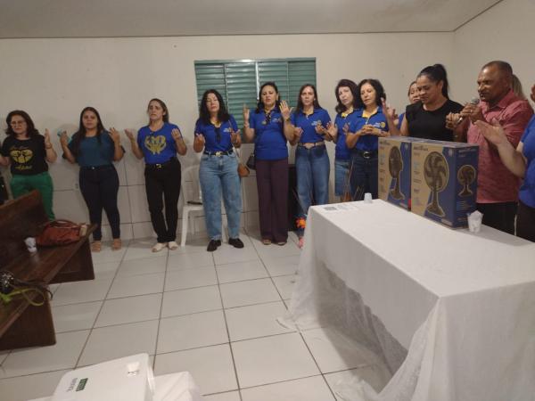 Rotary Club de Floriano Médio Parnaíba promove ação de solidariedade na APAE com entrega de brindes e dafé da manhã.(Imagem:FlorianoNews)