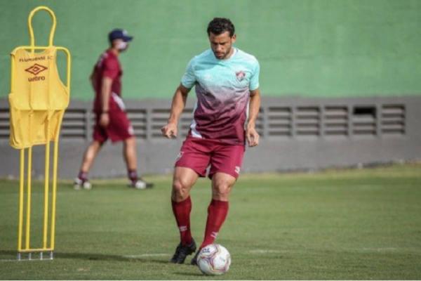 Fred teve uma entorse no tornozelo no aquecimento antes do jogo contra o Palmeiras, no Allianz Parque, e desde então realiza tratamento com o departamento médico no CT Carlos Casti(Imagem:Reprodução)