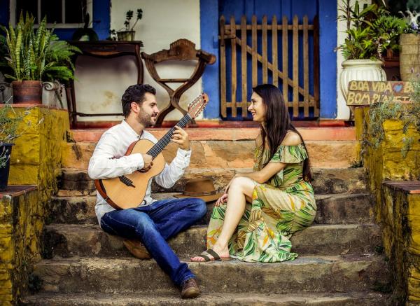 Em cena desde 2019, ano em que começou a percorrer o circuito de festivais, o duo paulista Música de Interior planeja a edição do EP Pés na terra para o primeiro trimestre de 2023.(Imagem:Reprodução)