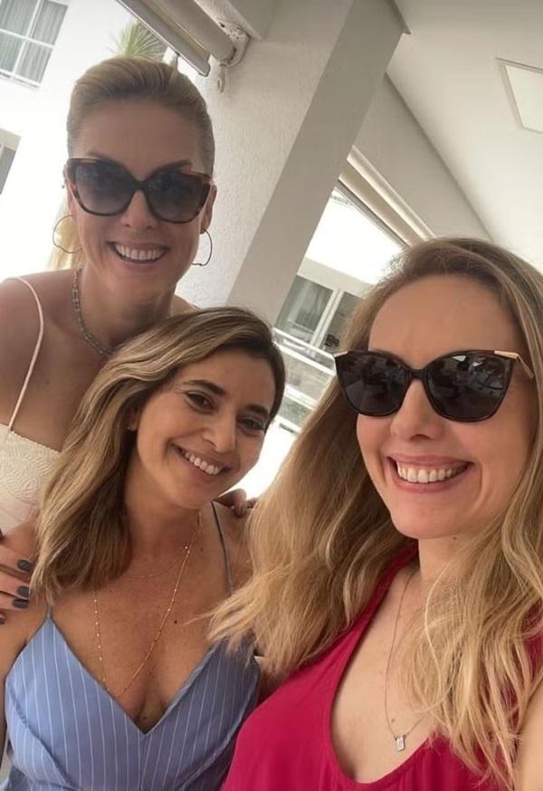Ana Hickmann com as irmãs Fernanda e Isabel (Imagem:Reprodução/Instagram)