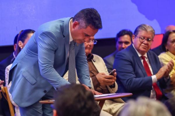 Na posse do novo presidente do Consórcio Nordeste, Rafael Fonteles defende mais acesso ao crédito e recursos para segurança pública(Imagem:Geirlys Silva)