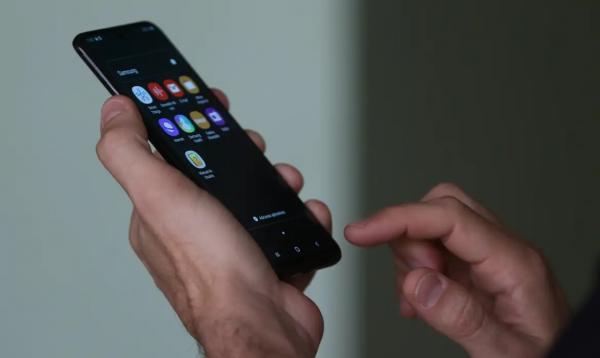 Uso de Smartphone e celular(Imagem:TÂNIA RÊGO/AGÊNCIA BRASIL)