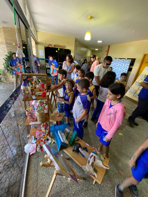 Alunos do Sesc transformam pl&aacute;stico em criatividade na I Mostra Criativa.(Imagem:Divulga&ccedil;&atilde;o)