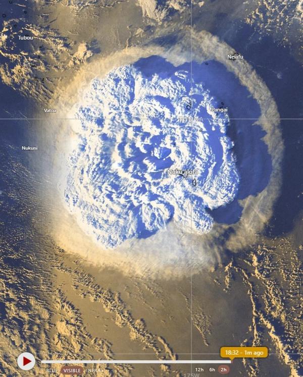  Imagem de satélite mostra erupção submarina em Tonga em 15 de janeiro de 2022.(Imagem:Cortesia/Serviço Meteorológico de Tonga )