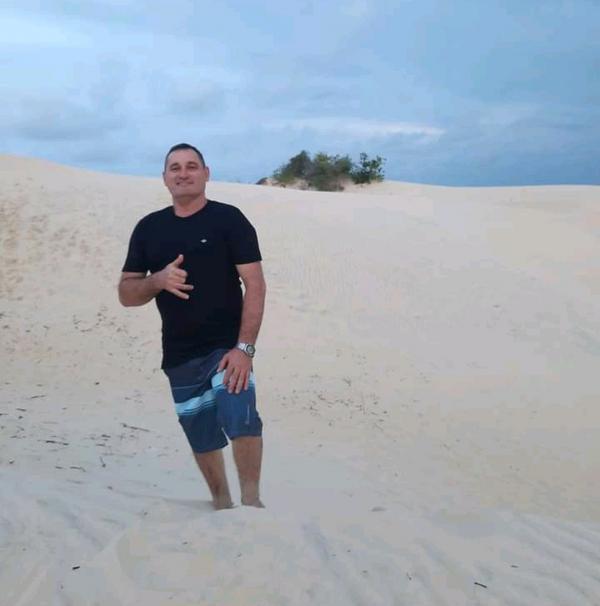 Ao g1, Robson Cartílio, funcionário do Instituto de Medicina Legal (IML) e responsável pela remoção do corpo, informou que o homem foi encontrado já sem vida por pescadores em uma(Imagem:Reprodução)