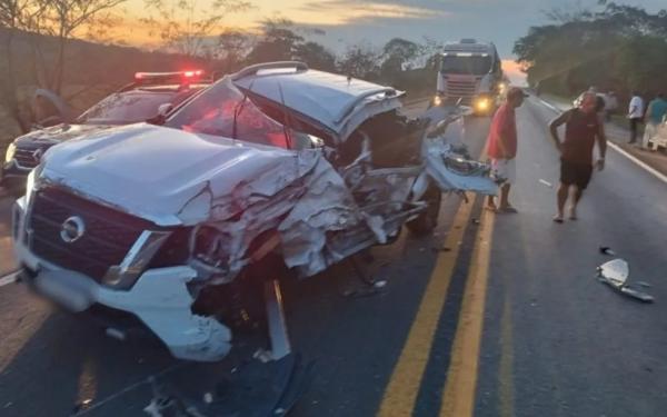 Carro de Regis Danese após acidente em Goiás.(Imagem:Reprodução/Redes sociais)