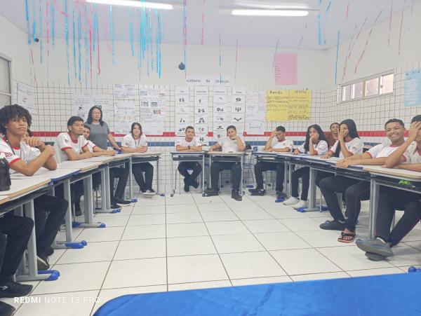 Repórter Amarelinho compartilha experiência com alunos do Centro Educa Mais Ney Braga, em Barão de Grajaú.(Imagem:FlorianoNews)