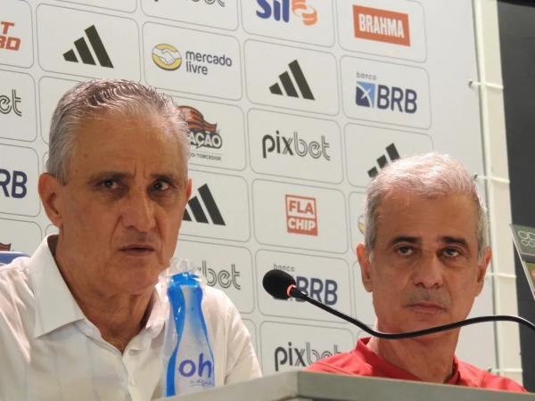 Tite e Fábio Mahseredjian na coletiva do Flamengo.(Imagem:André Durão / ge)