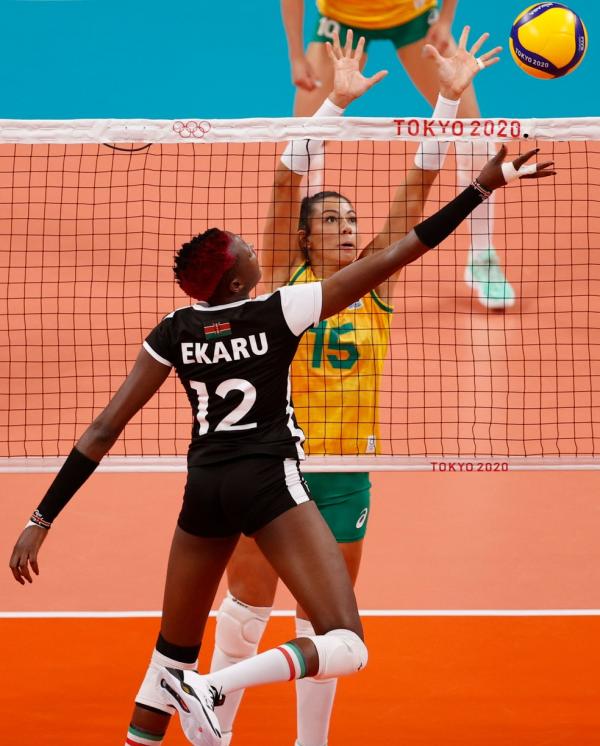 Carol liga alerta do Brasil contra as russas no vôlei: 