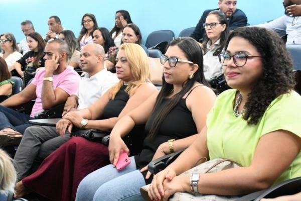 Vice-prefeito Joab Curvina apresenta mensagem do Poder Executivo na abertura do Ano Legislativo 2026(Imagem:Secom)