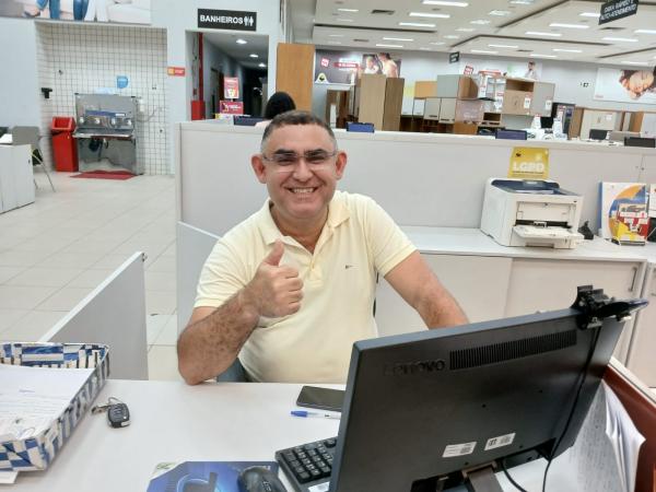 F. Costa, gerente do Armazém Paraíba de Floriano.(Imagem:FlorianoNews)
