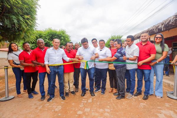 Governador inaugura ampliação de adutora e pavimentação em Santa Rosa do Piauí(Imagem:Divulgação)
