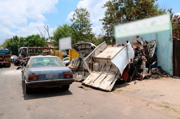 MPPI inspeciona sucatas que funcionavam em áreas de preservação ambiental às margens do Rio Parnaíba em Teresina.(Imagem:Divulgação/MPPI)